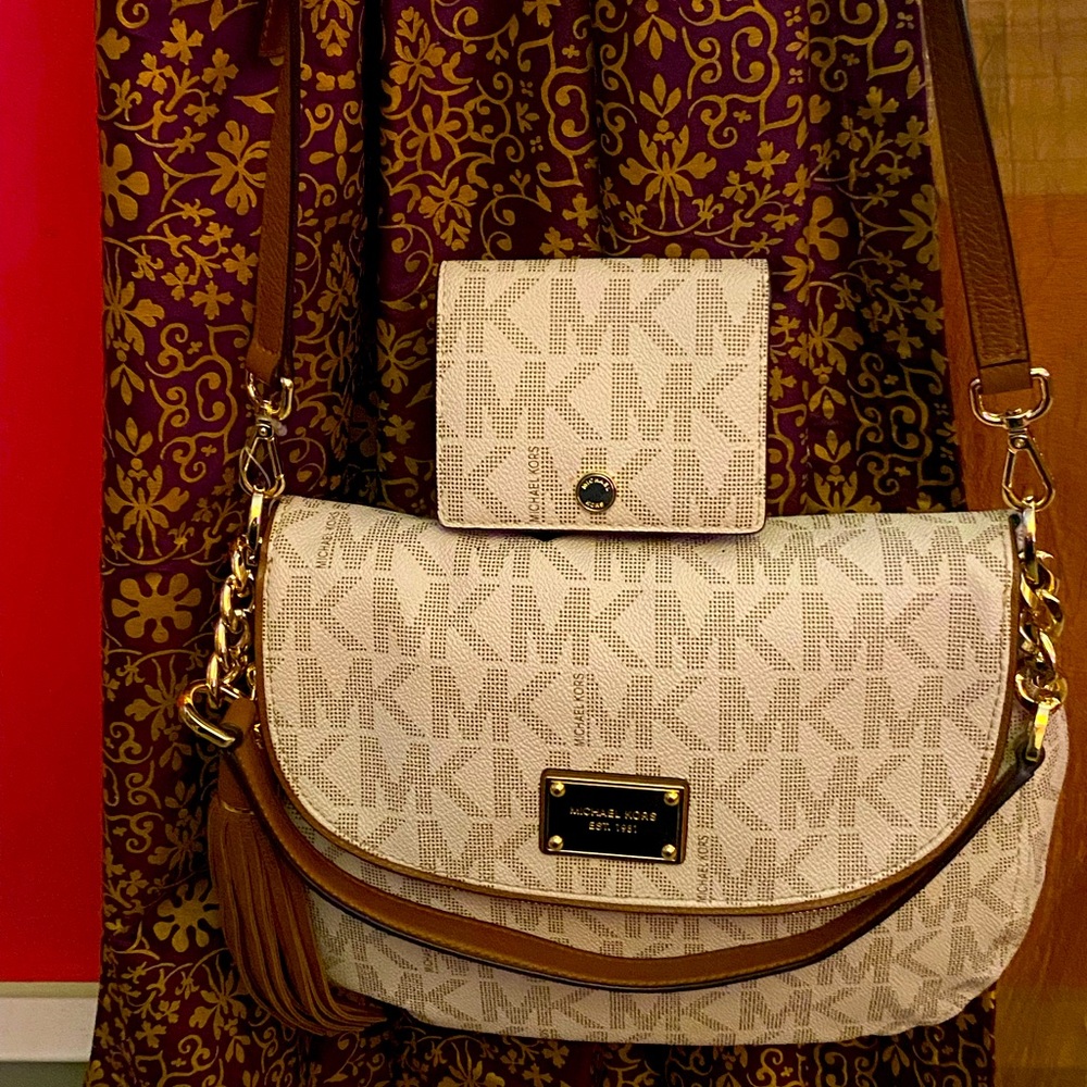👜 Authentic Michael Kors Purse 👜
